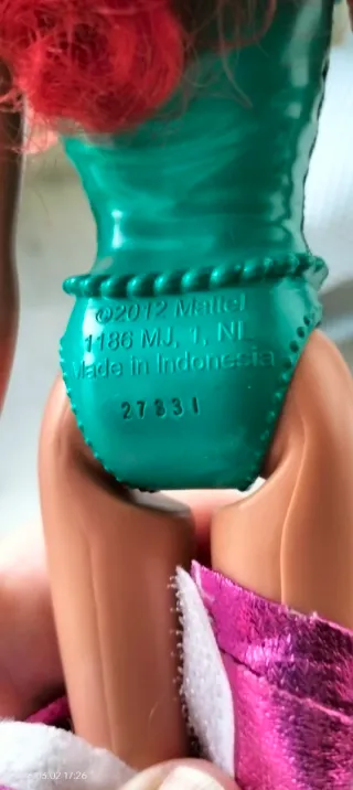 Muñeca Ariel La Sirenita con soporte