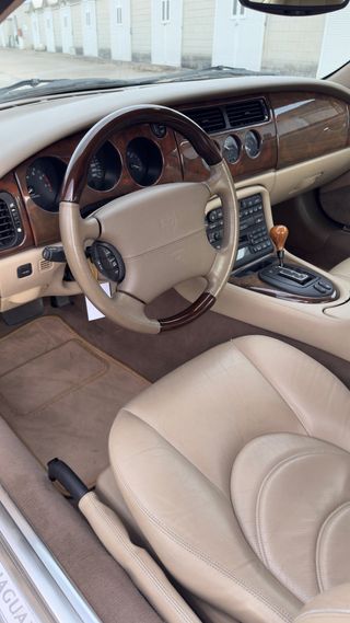 Jaguar XKR 2021