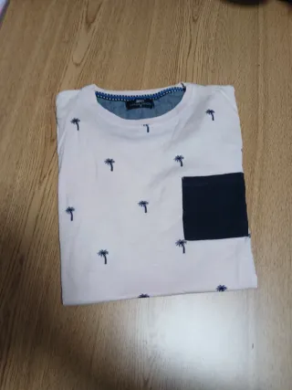 Camiseta rosa con palmeras , inside