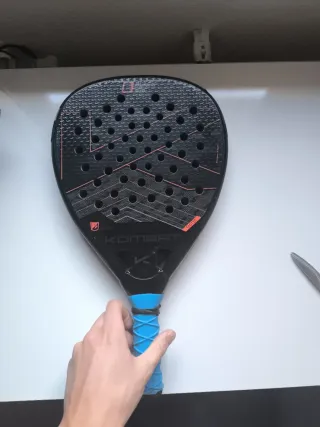 Pala de pádel Kombat black3