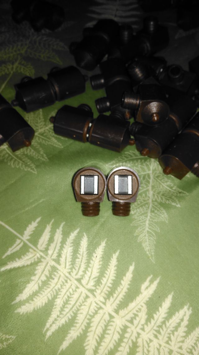 Cierres magnéticos marrones