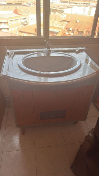 Mueble de baño mármol y madera