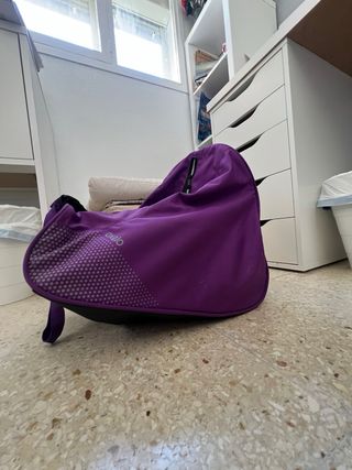 Patines Quad Blancos, Casco Rosa y Bolsa morada