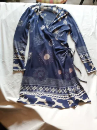 Vestido cruzado punto fino azul