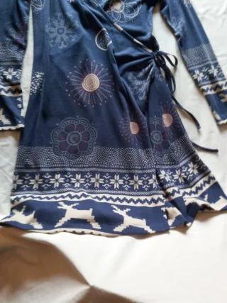 Vestido cruzado punto fino azul