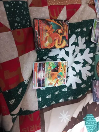 2 Cartas Pokémon Charizard V y V ASTRO