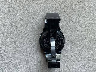 Reloj G-SHOCK serie 2100 completamente metálico