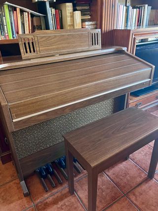 ÓRGANO ELECTRÓNICO YAMAHA ELECTONE B-75N.