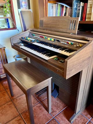 ÓRGANO ELECTRÓNICO YAMAHA ELECTONE B-75N.