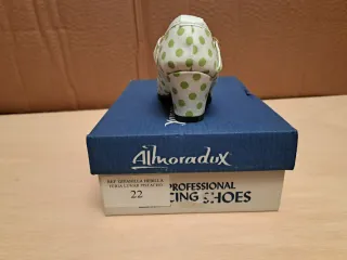 Zapatos de Sevillana - Lunares Verdes