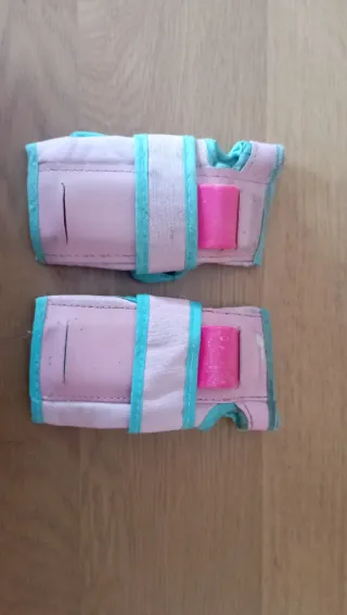 Protecciones muñeca patinaje infantil rosa