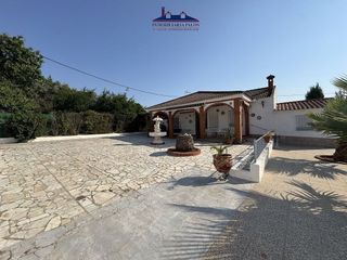 Chalet en venta en Puente Genil