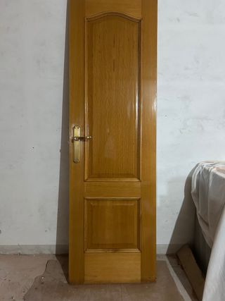 Puerta de madera contrachapada 202x62, 18€