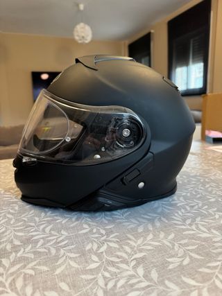 Shoei Neotec 2 + Intercom Sena