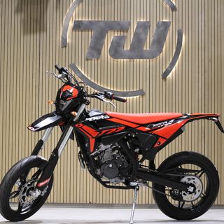 Beta RR 125 4T Supermotard Negra a Estrenar