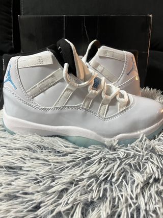 Jordan 11 Blancas - Talla 41 - Nuevas - Caja