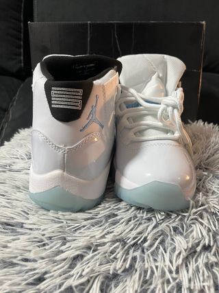 Jordan 11 Blancas - Talla 41 - Nuevas - Caja