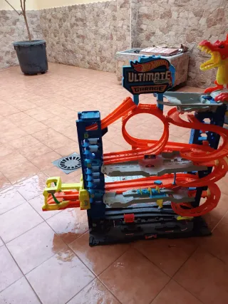 Hot Wheels Garaje Ultimate con Dragón