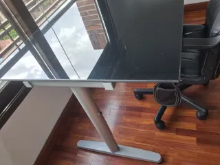 Escritorio Ikea Cristal Negro