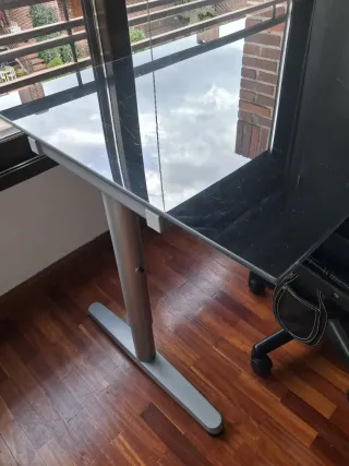 Escritorio Ikea Cristal Negro