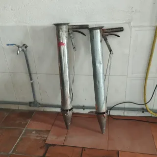 Dos pinchos para plantar cebolla