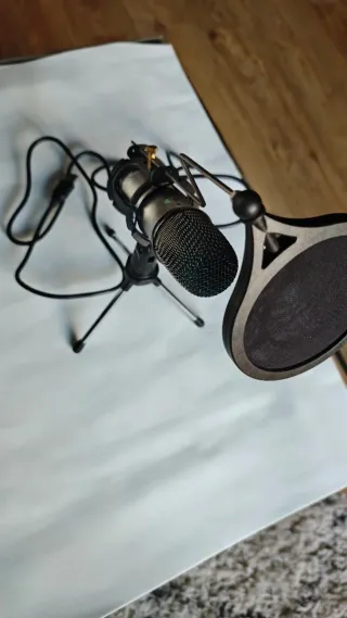 Micrófono USB con trípode y filtro