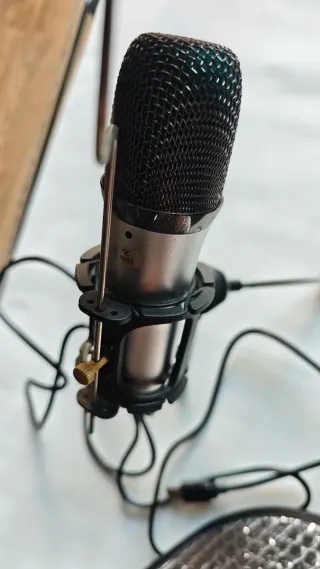 Micrófono USB con trípode y filtro