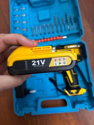 Taladro Inalámbrico con Batería y Cargador