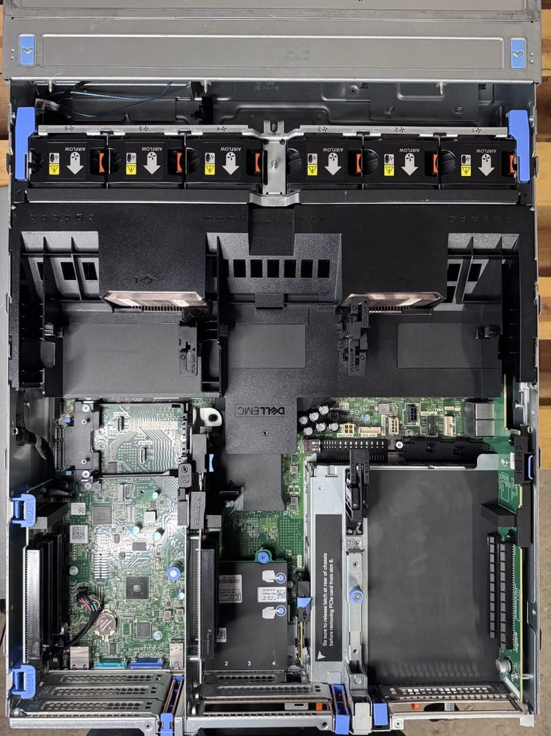 DELL R740 DISKLESS 2xGOLD 5120 10Gb AI/bifurcacion afbeelding 2