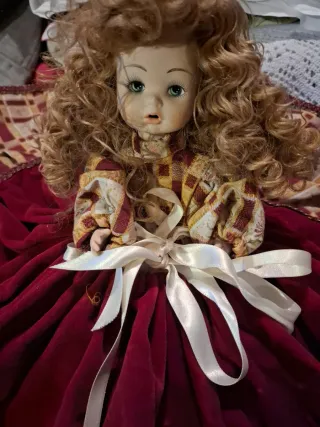 Bambola porcellana antica