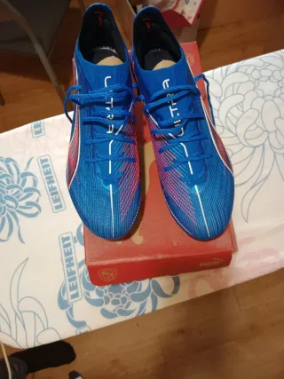 Botas de fútbol Puma Talla 44 Nuevas