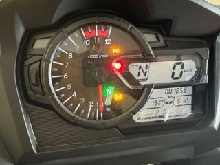 Suzuki V-Strom 650 Adventure Negra