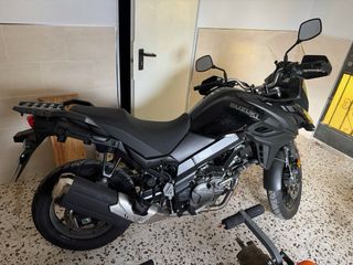 Suzuki V-Strom 650 Adventure Negra
