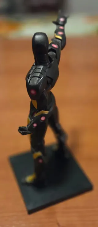 Figura Iron Man Kotobukiya