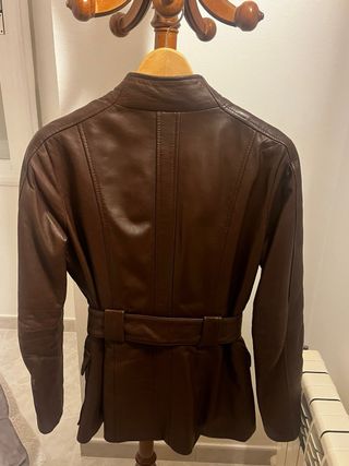 Chaqueta de cuero marrón