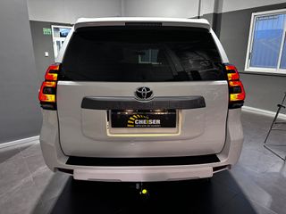TOYOTA Land Cruiser D-4D GX