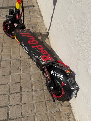 Patinete Eléctrico Red Bull KTM