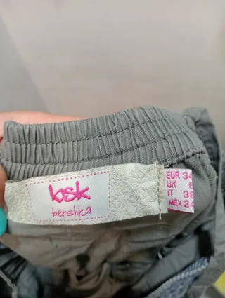 Mono corto Bershka verde talla 34