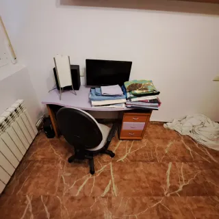 Letto a castello con cassettiera e tavolo abbinati