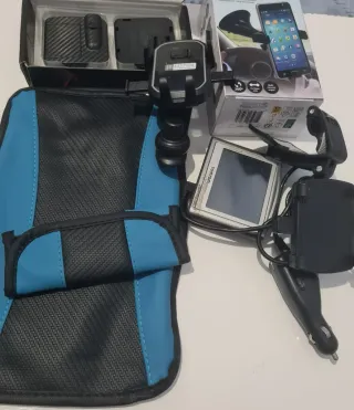 Accesorios Coche: GPS, Soporte Móvil y Cargador
