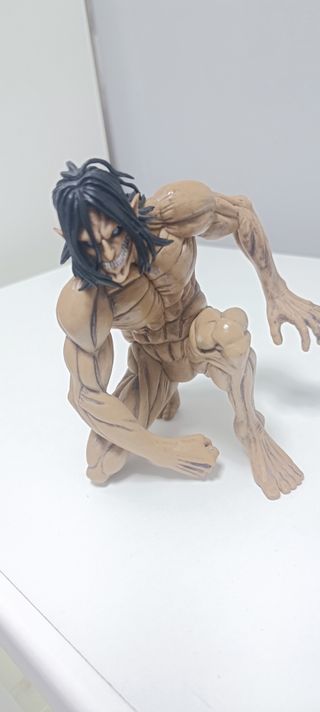Figura Eren Jaeger Ataque a los Titanes