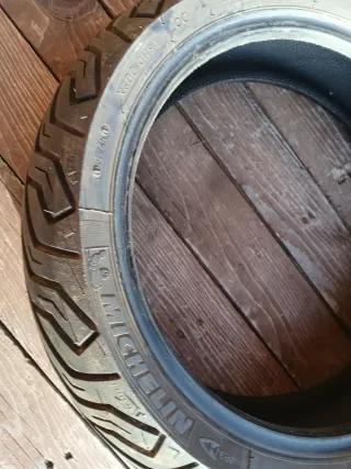 Neumático Michelin 140/60 R14