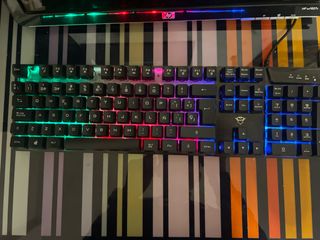 Teclado Gaming Trust RGB Negro