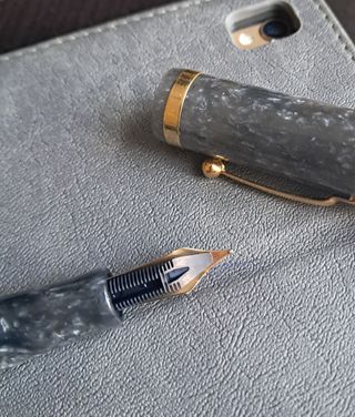 Pluma estilográfica Conway Stewart Churchill LE