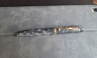 Pluma estilográfica Conway Stewart Churchill LE