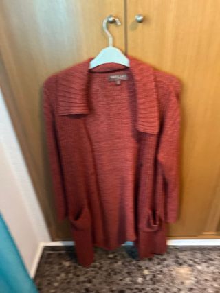 Abrigo largo de punto rosa