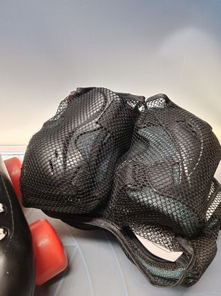 Patines 4 ruedas Jack London modelo artistico, talla 40 ( tambien 39) + protecciones y bolsa