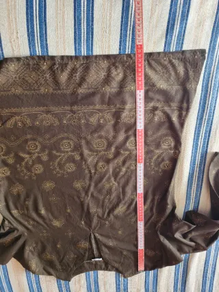 Camisa verde  estampadaen Dorado