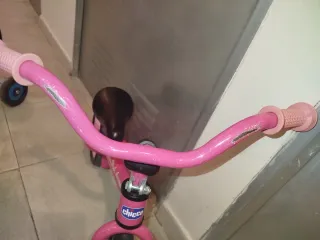 Bicicleta de equilibrio rosa Chicco