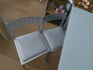 Mesa de cocina con 4 sillas